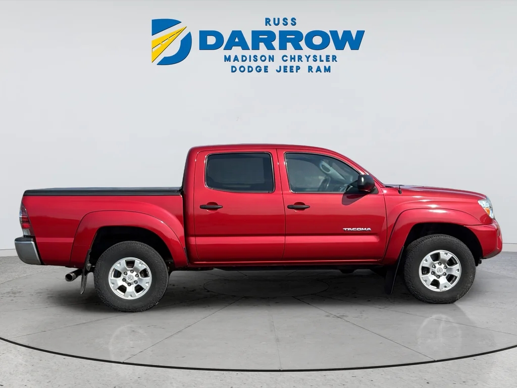 Used 2015 Red Toyota Base image 6