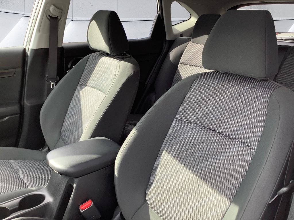 Used 2025 White Kia LX image 8