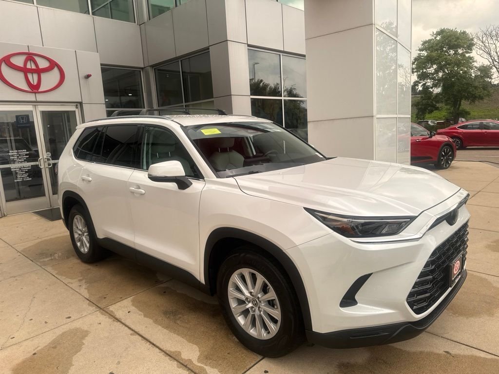 Used 2024 Beige Toyota XLE image 24