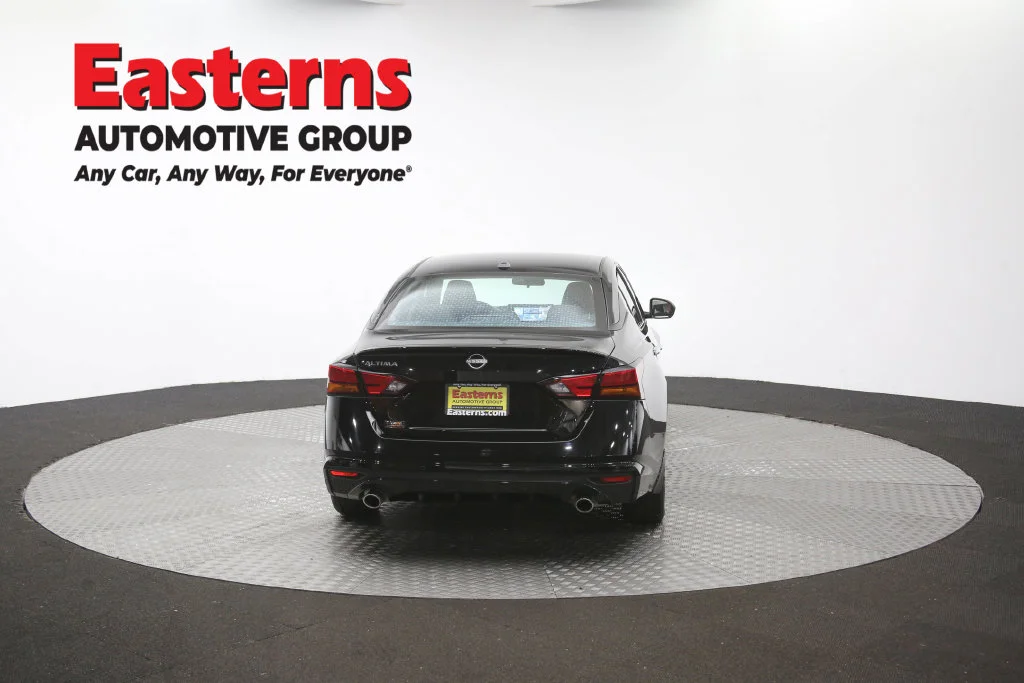 Used 2025 Black Nissan 2.5 SV image 39