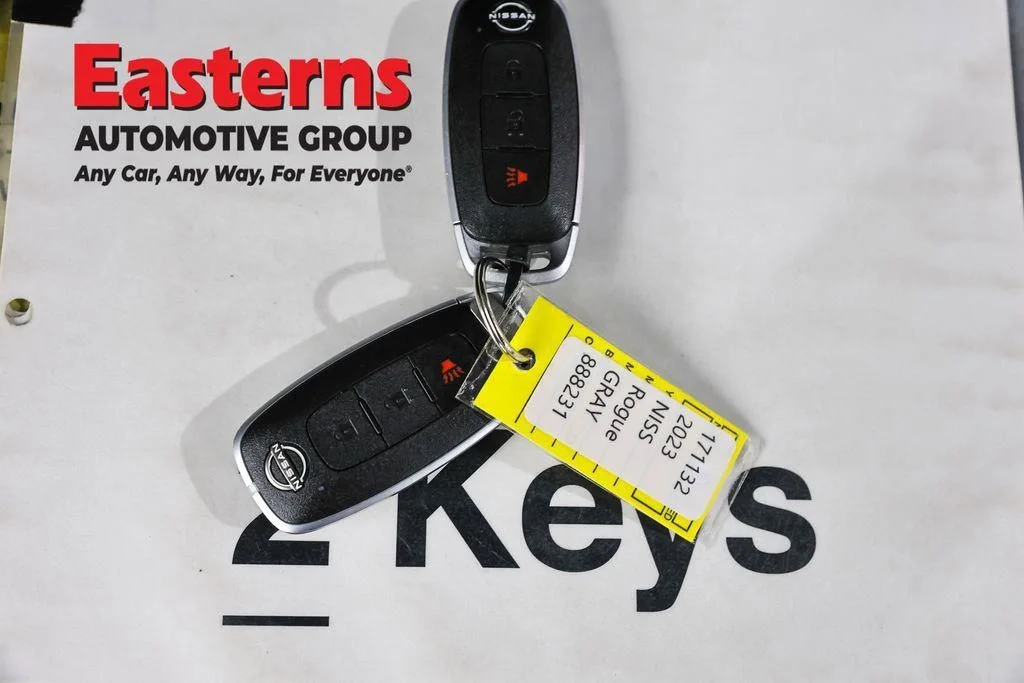 Used 2023 Gray Nissan S image 28