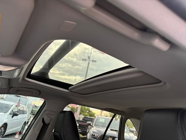 Used 2024 Gray Toyota XLE Premium image 5