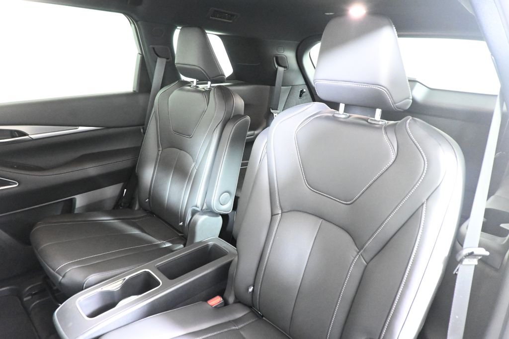 New 2027 2T GRPT SHDW INFINITI Sport AWD image 4