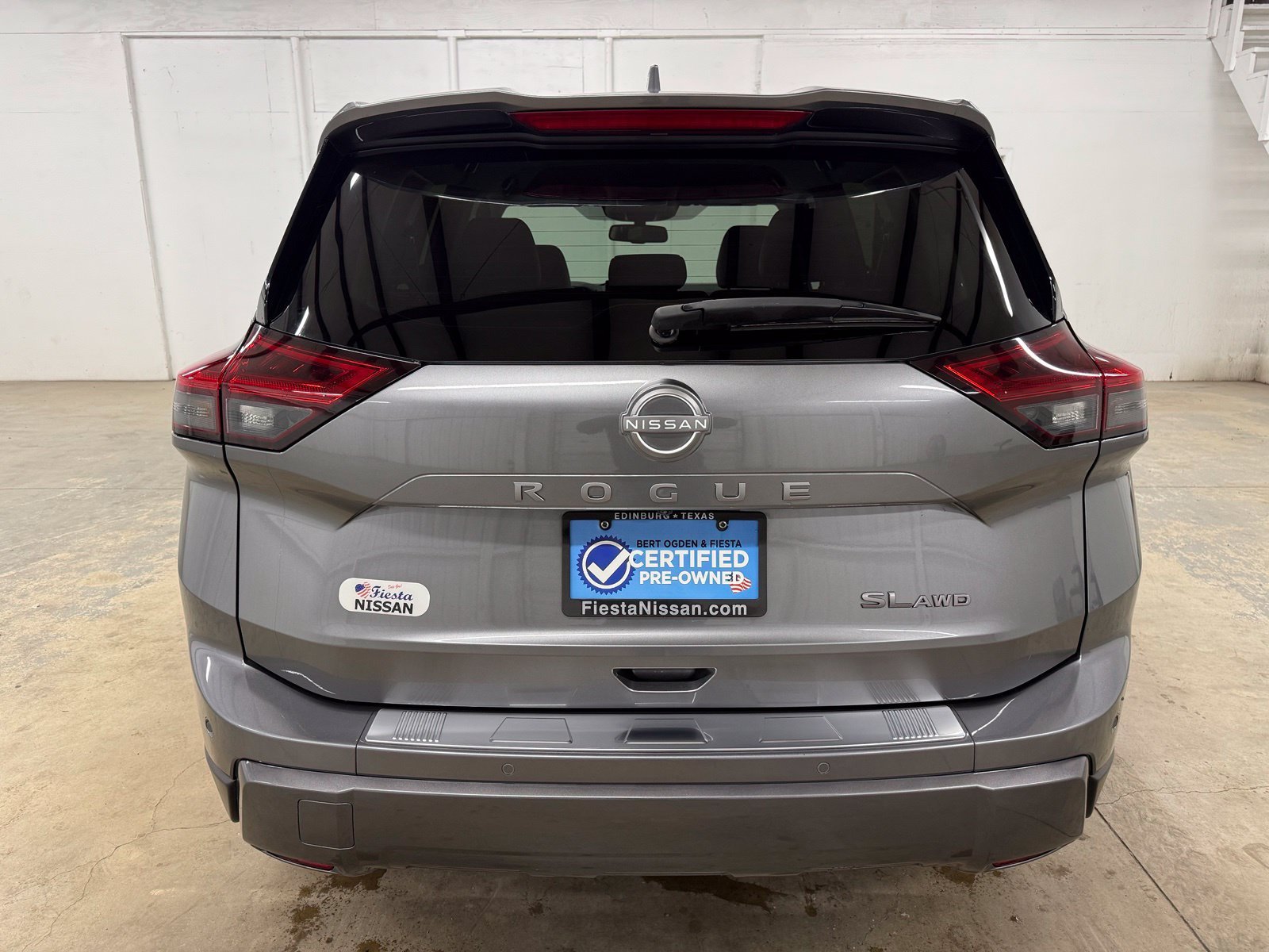 Used 2025 Gray Nissan SL image 7