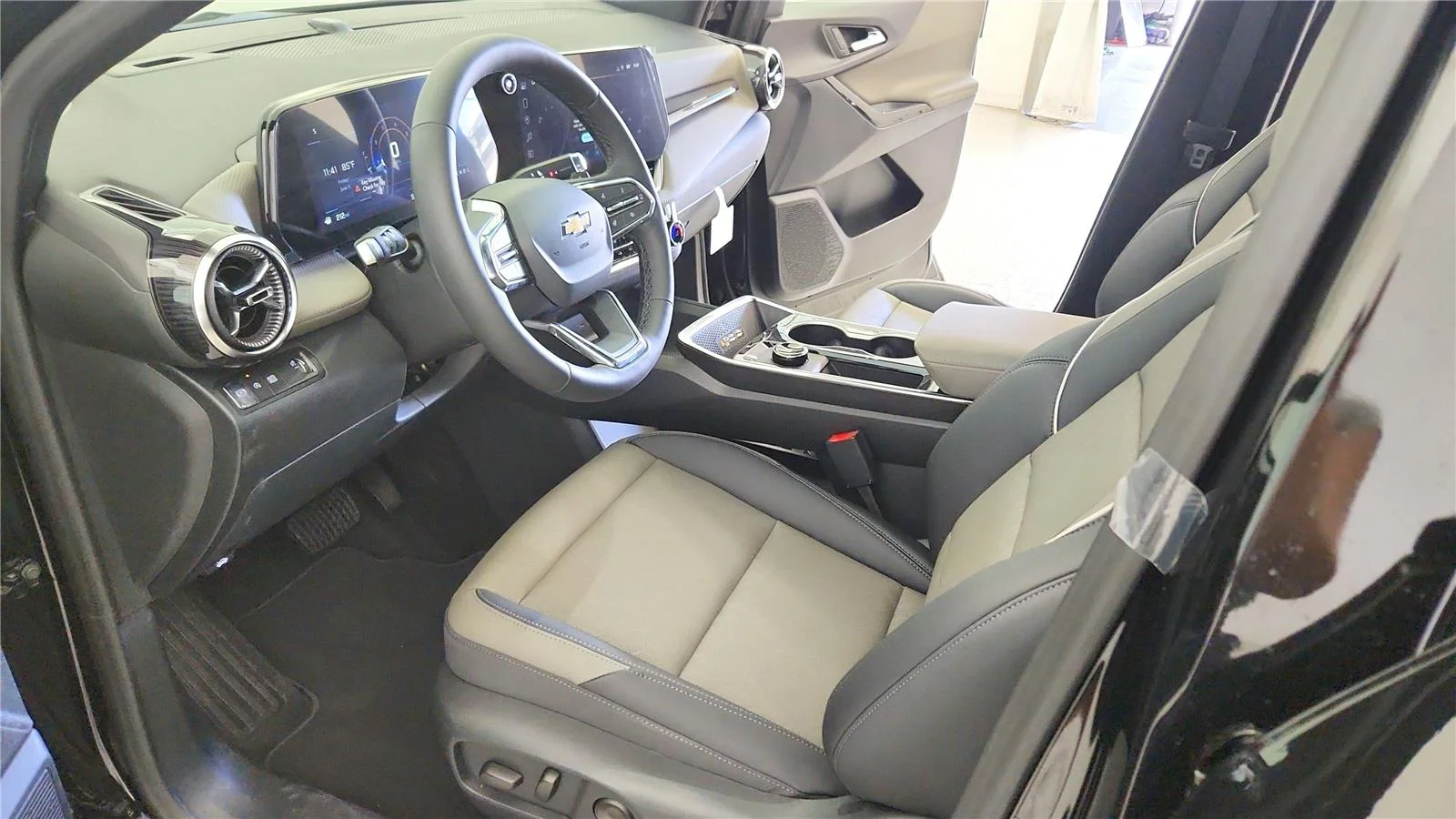 2026 Chevrolet Equinox LT - Photo 21