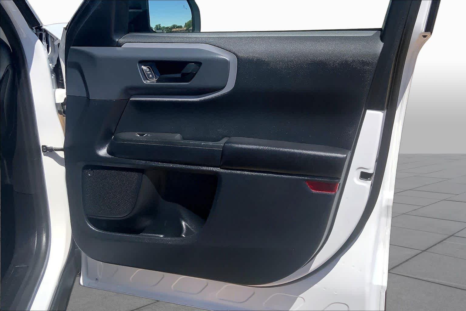 Used 2022 Oxford White Ford Base image 23