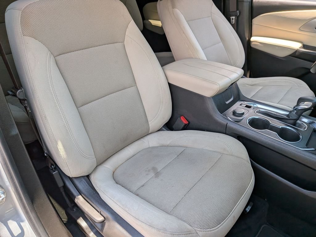 Used 2022 Silver Chevrolet LS image 35