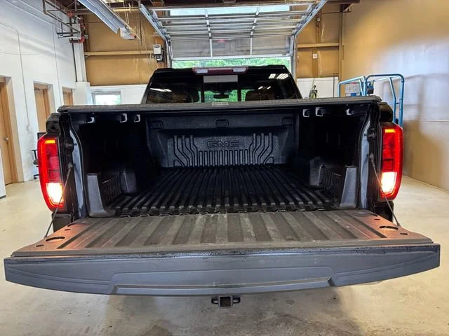 Used 2020 Onyx Black GMC SLE image 24