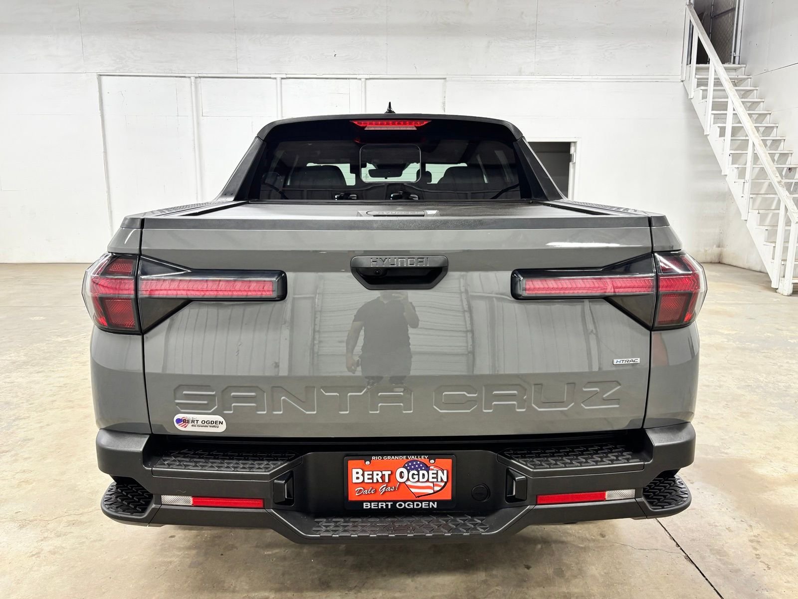 Used 2023 Gray Hyundai SEL image 6