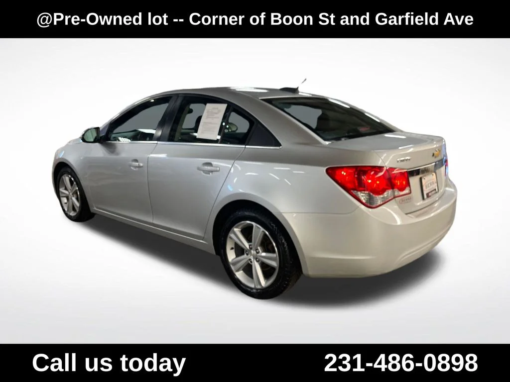 Used 2015 Silver Chevrolet 2LT image 3