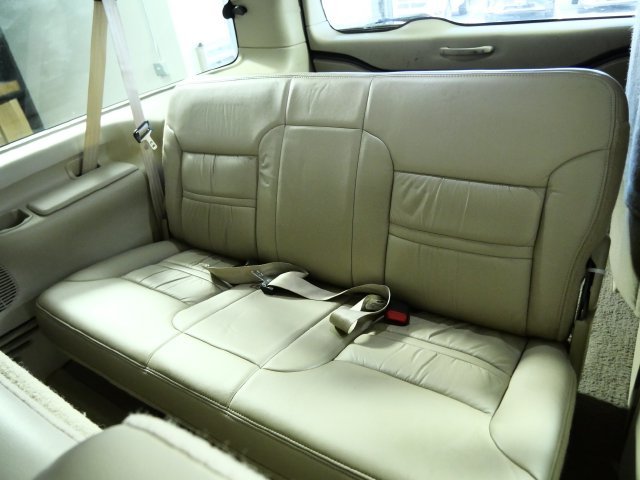 Used 2000 Green Ford Limited image 16