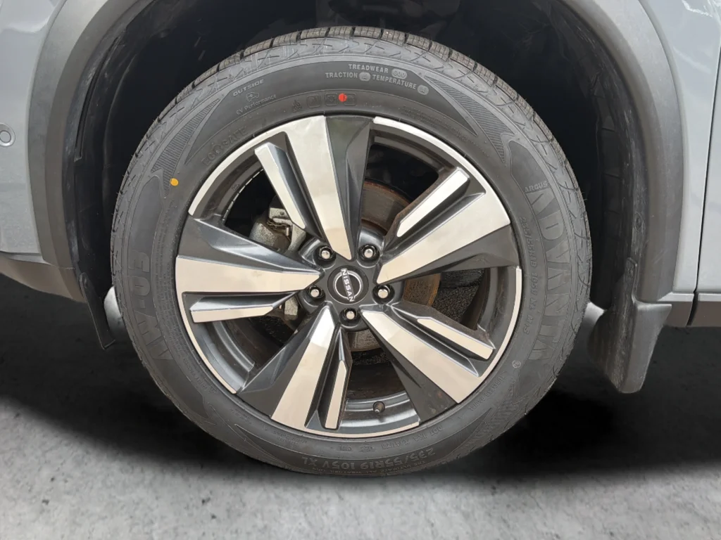Used 2023 Gray Nissan SL image 39