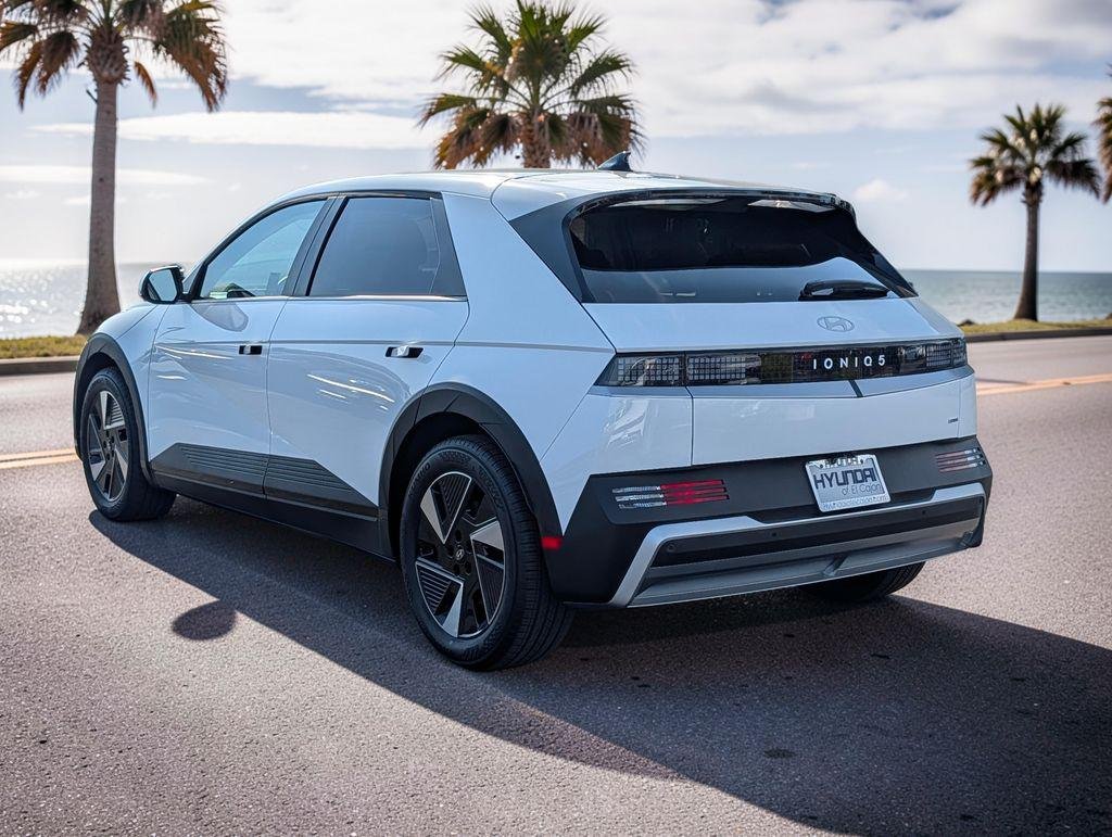 New 2026 White Hyundai SE image 7