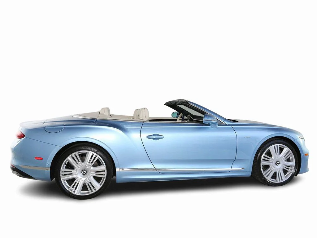Used 2026  Bentley Azure image 5