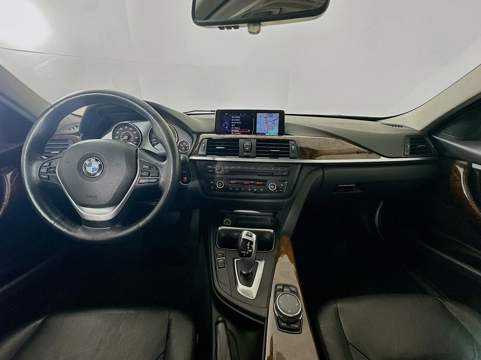Used 2014 Silver BMW  image 14