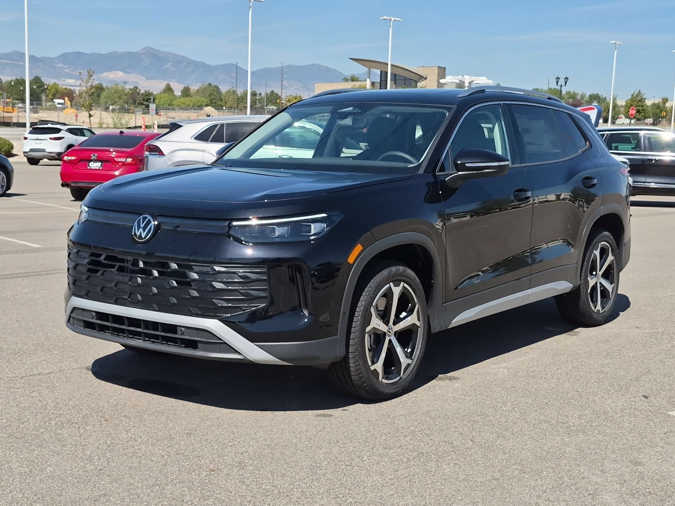 New 2026 Deep Black Pearl Volkswagen SE image 8