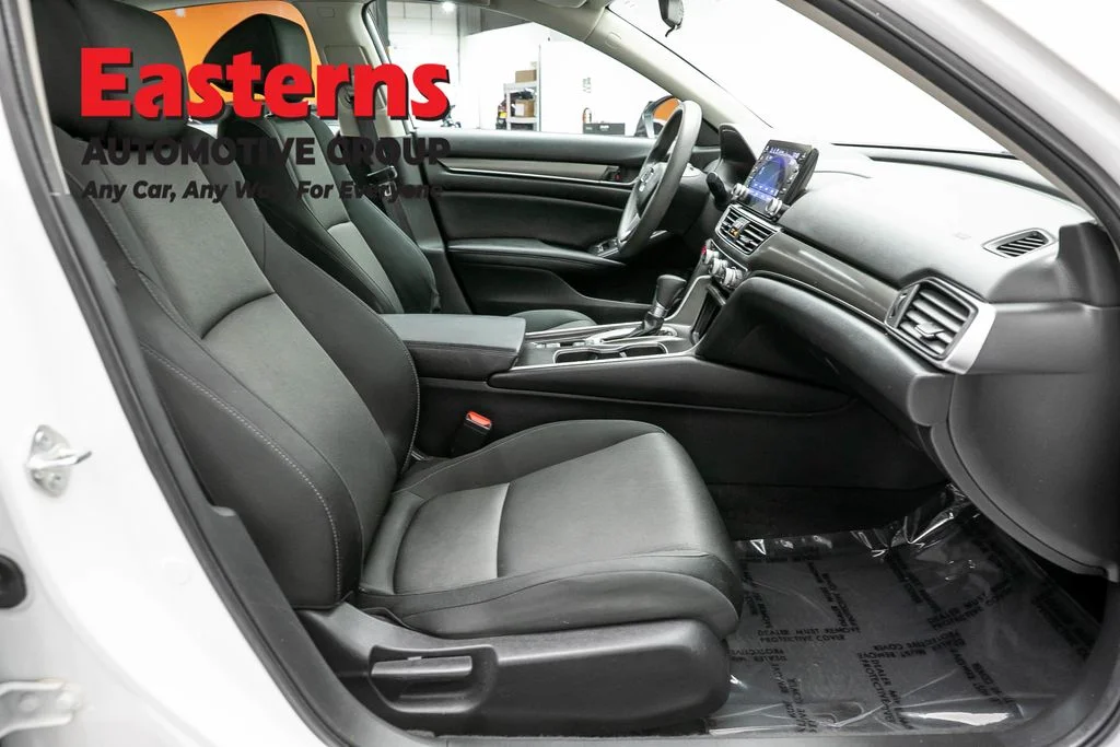 Used 2021 White Honda LX image 23