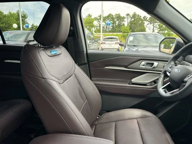 New 2026 Agate Black Metallic Ford Platinum™ image 42