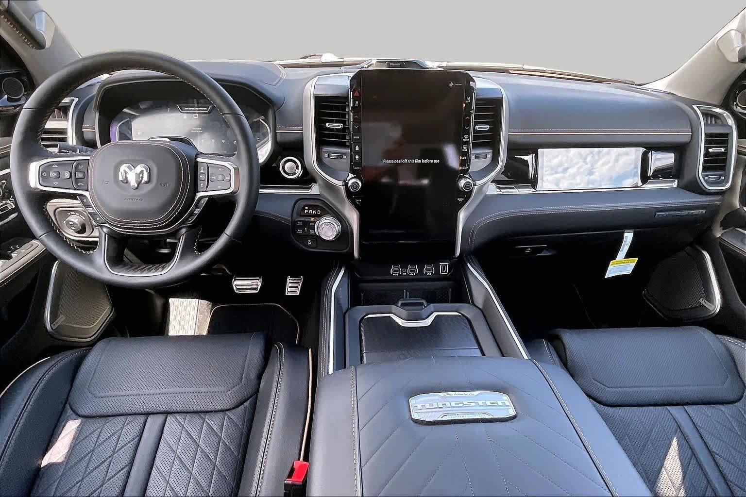 New 2026 Diamond Black Crystal Pearl-Coat Exterior Paint RAM Tungsten image 5