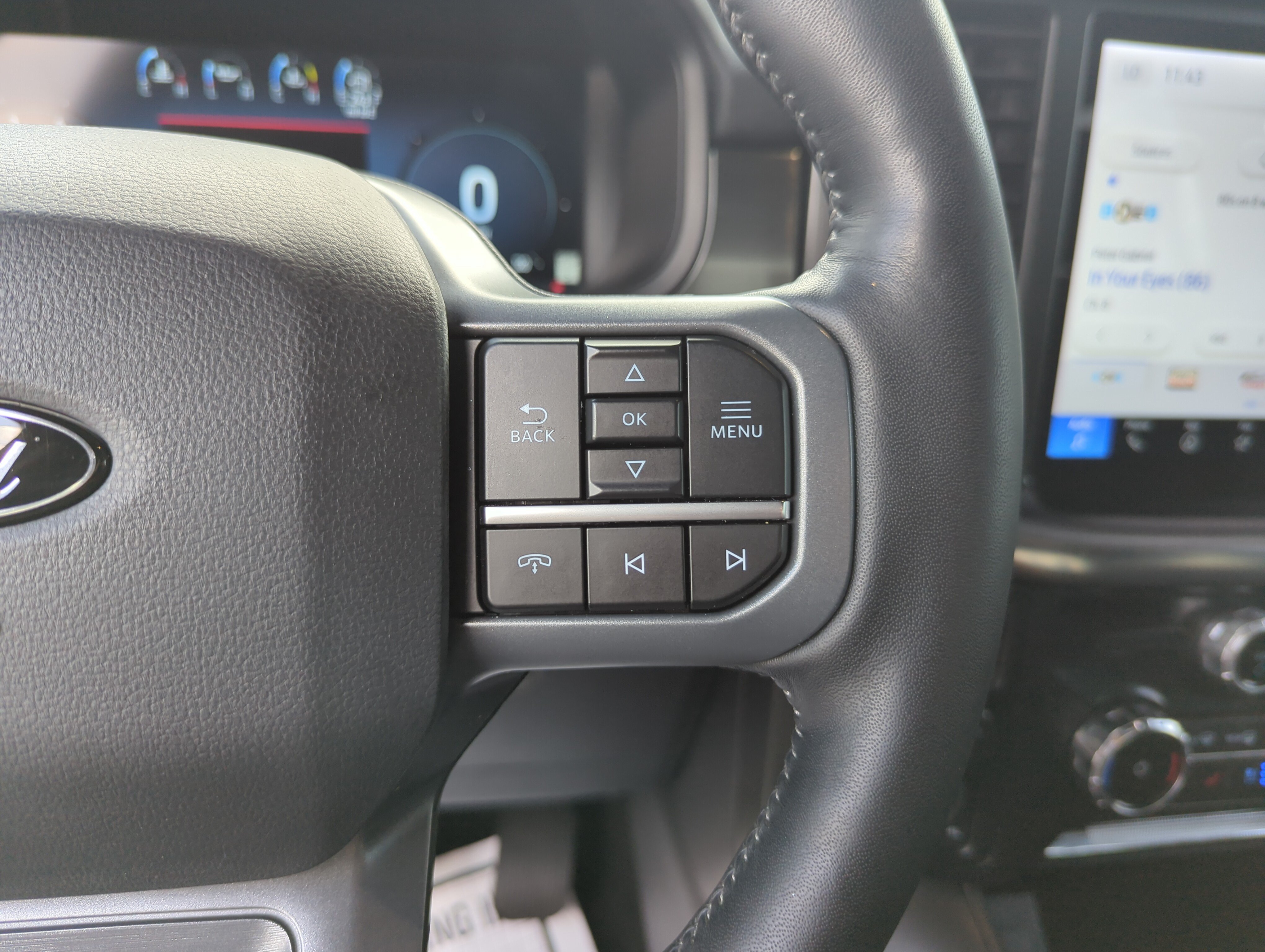 Used 2024 Avalanche Ford LARIAT image 33