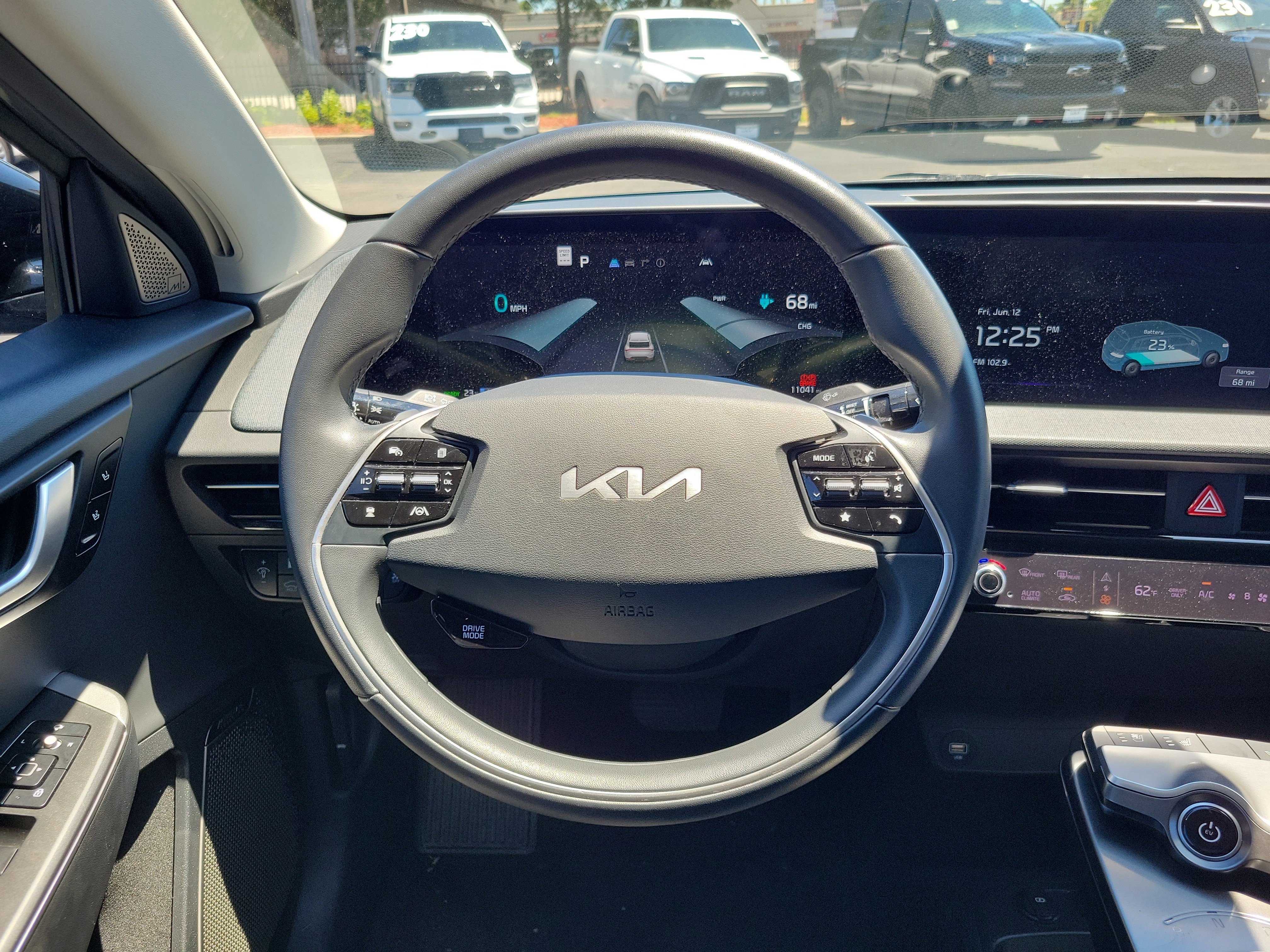Used 2023 Steel Gray Kia Wind image 22