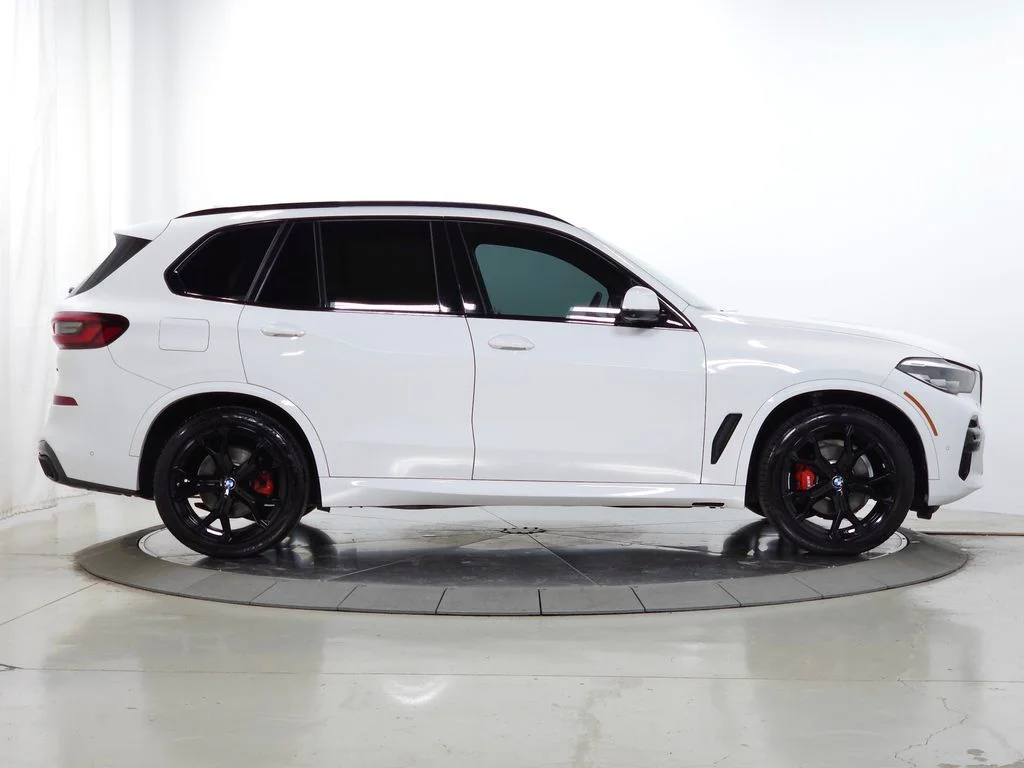 Used 2023 White BMW xDrive40i image 10