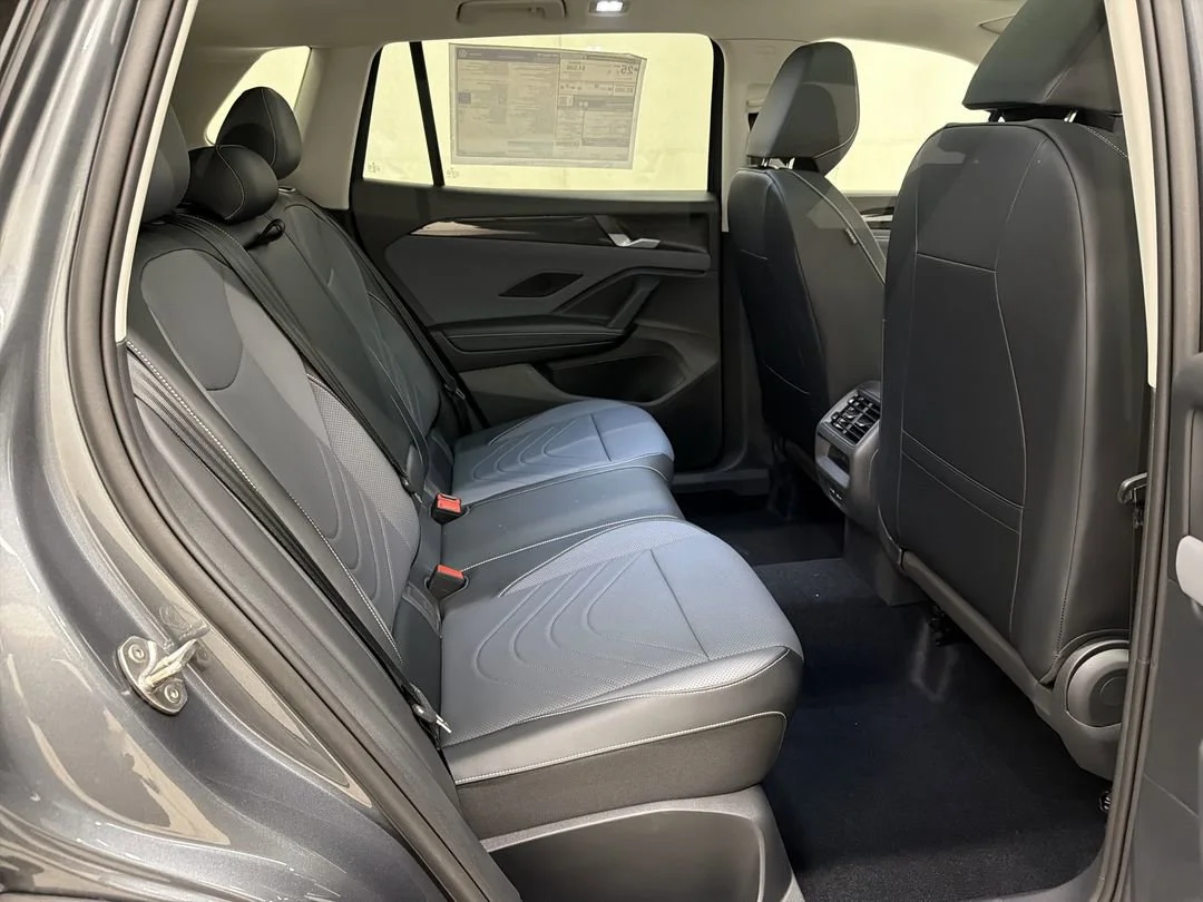 New 2026 Platinum Gray Metallic Volkswagen SE image 20