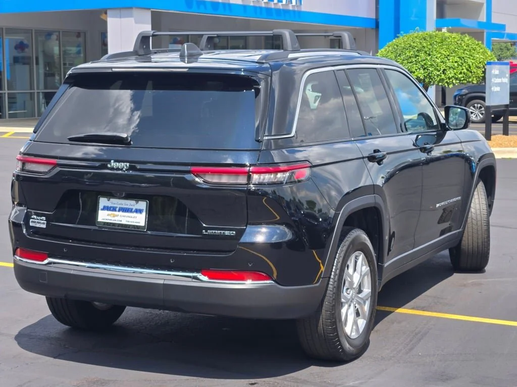 Used 2023 Black Jeep Limited 4x4 image 12