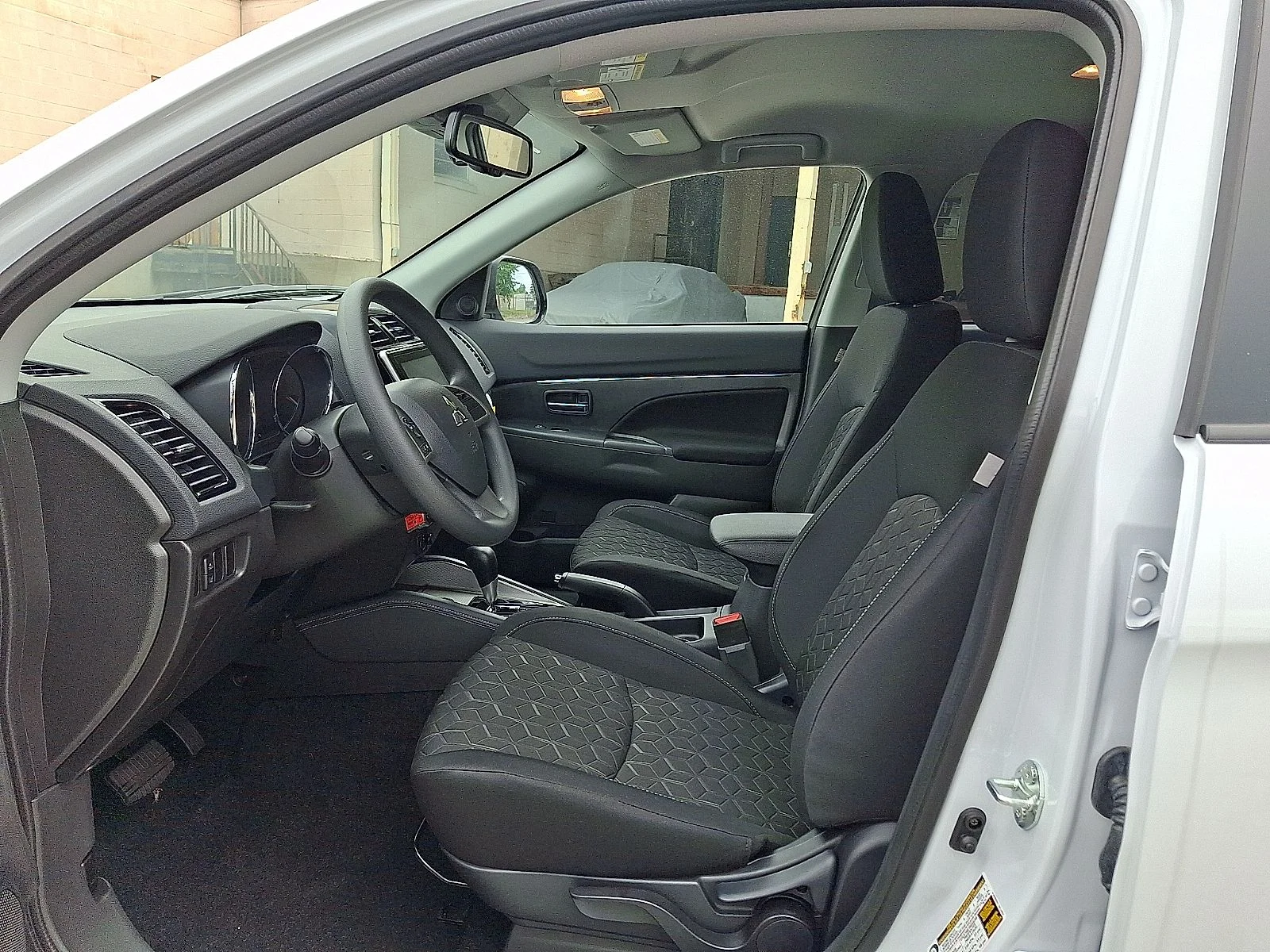 New 2026 White Mitsubishi 2.0 ES image 14