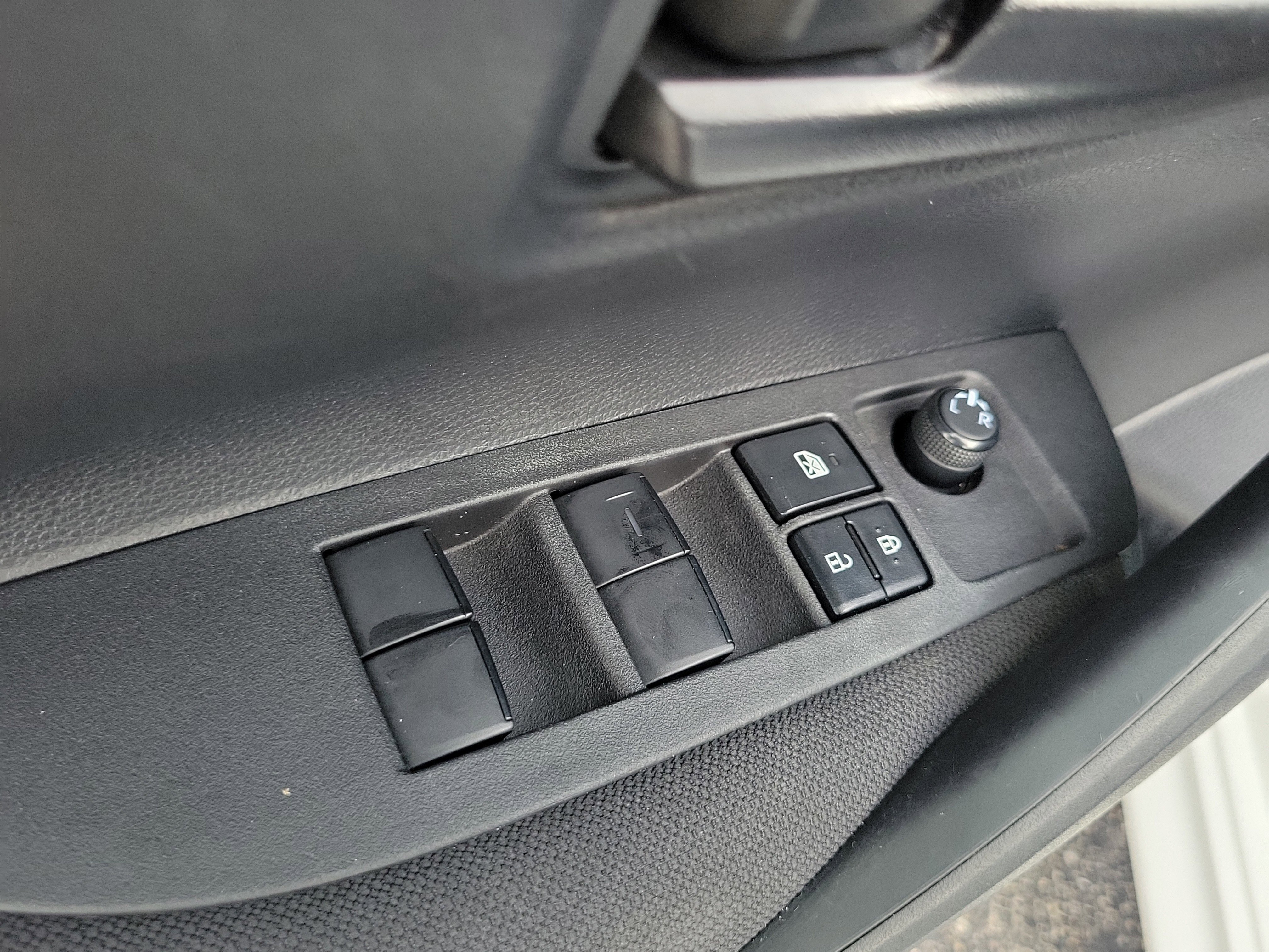 Used 2024 Ice Toyota LE image 12