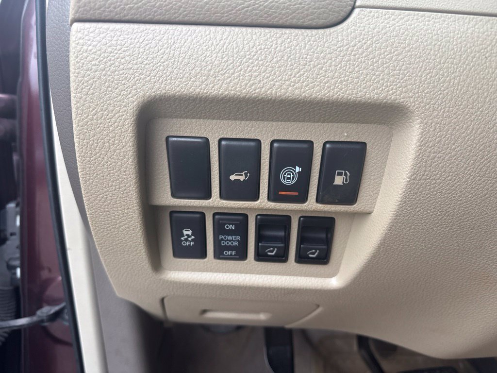 Used 2013 Black Nissan SL image 13