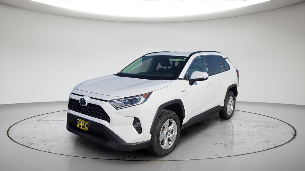 Used 2021 White Toyota XLE image 1