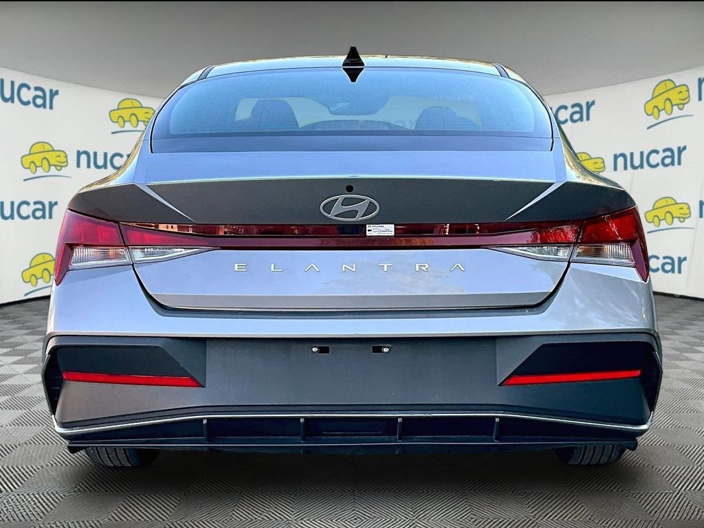 Used 2024 Fluid Metal Hyundai SEL image 5