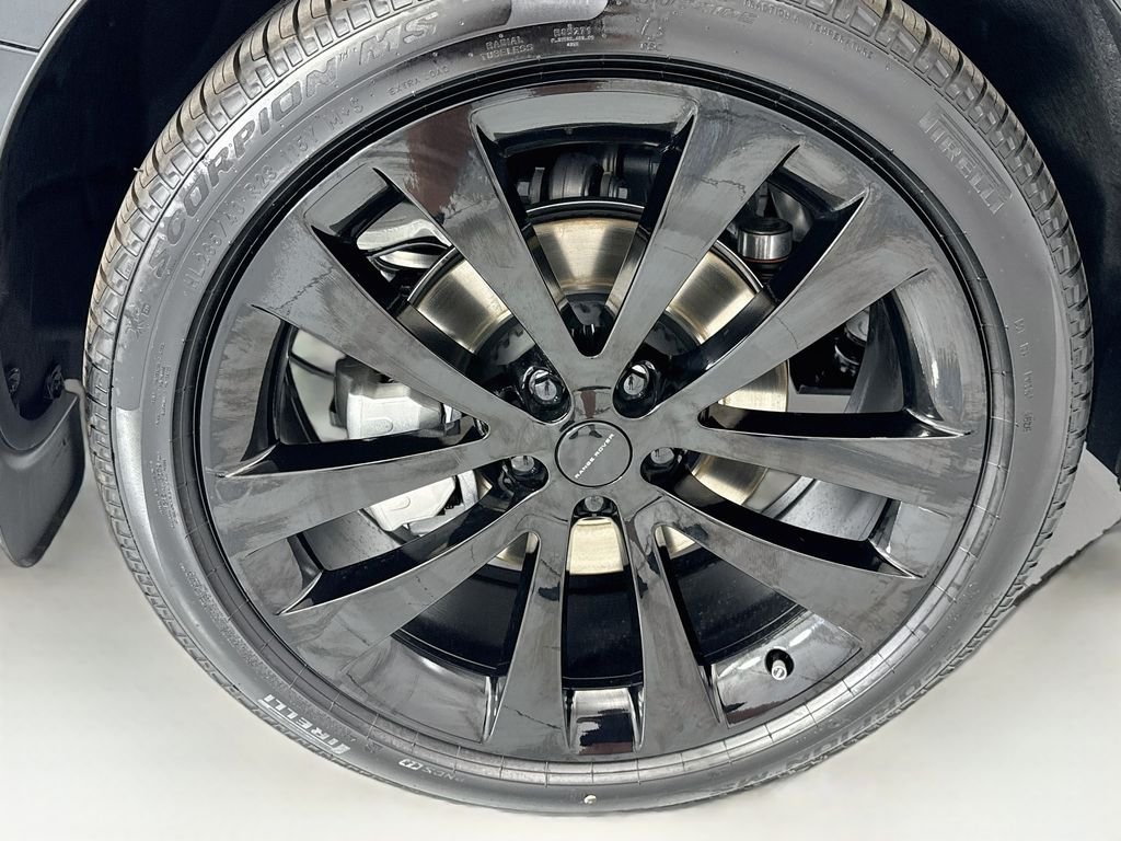 New 2026 Santorini Black Land Rover Dynamic SE image 32