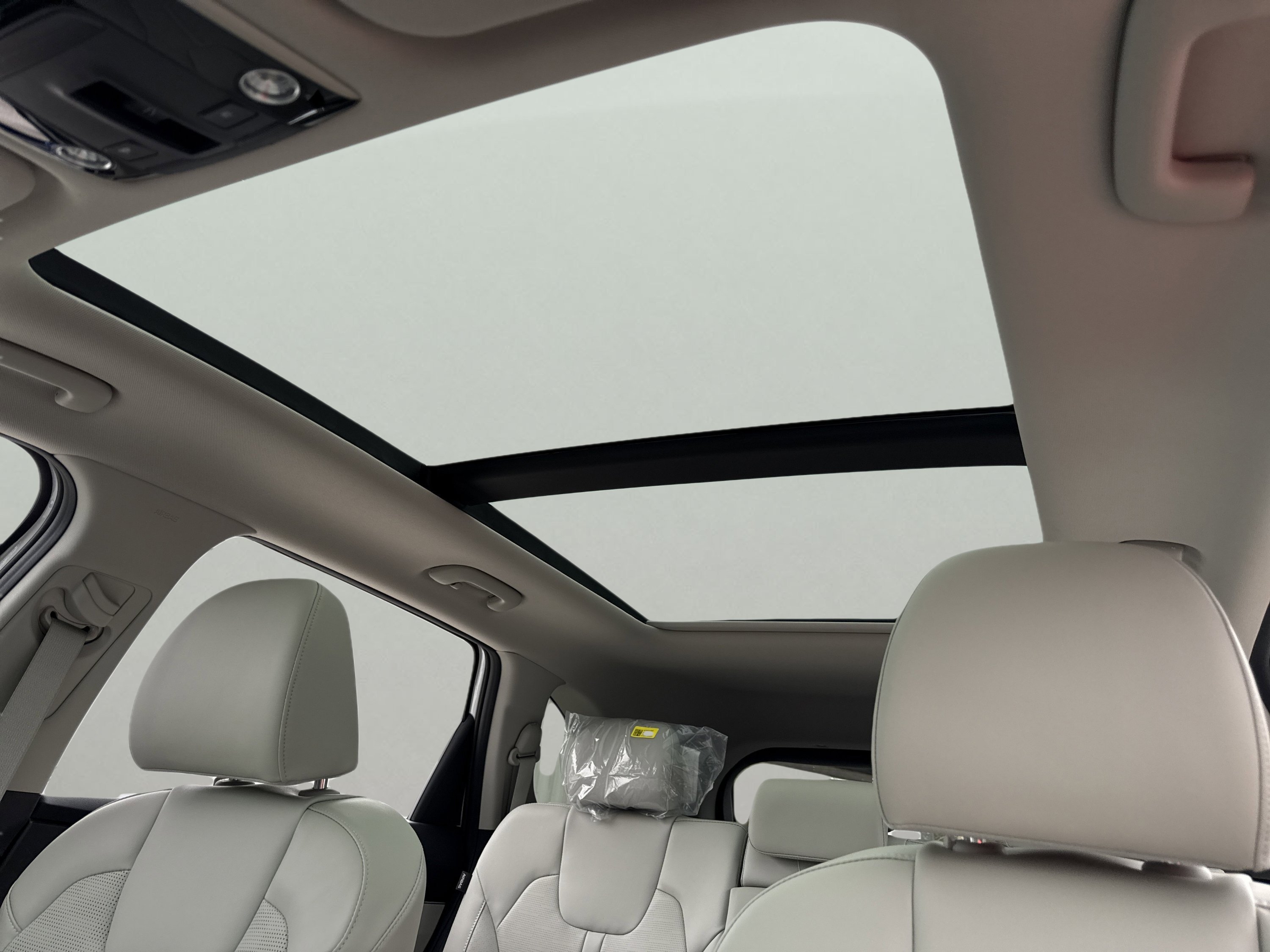 New 2026 Glacial White Pearl Kia S image 7