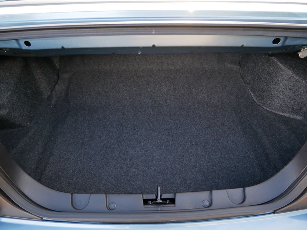 Used 2006  Ford V6 Premium image 11