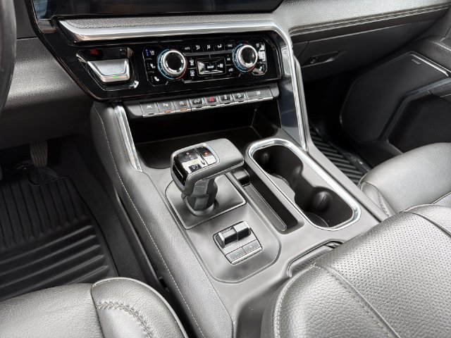 Used 2023  GMC Denali image 25