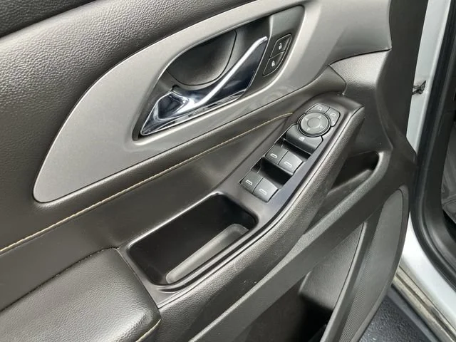 Used 2018 SILVER ICE METALLIC Chevrolet LS image 21