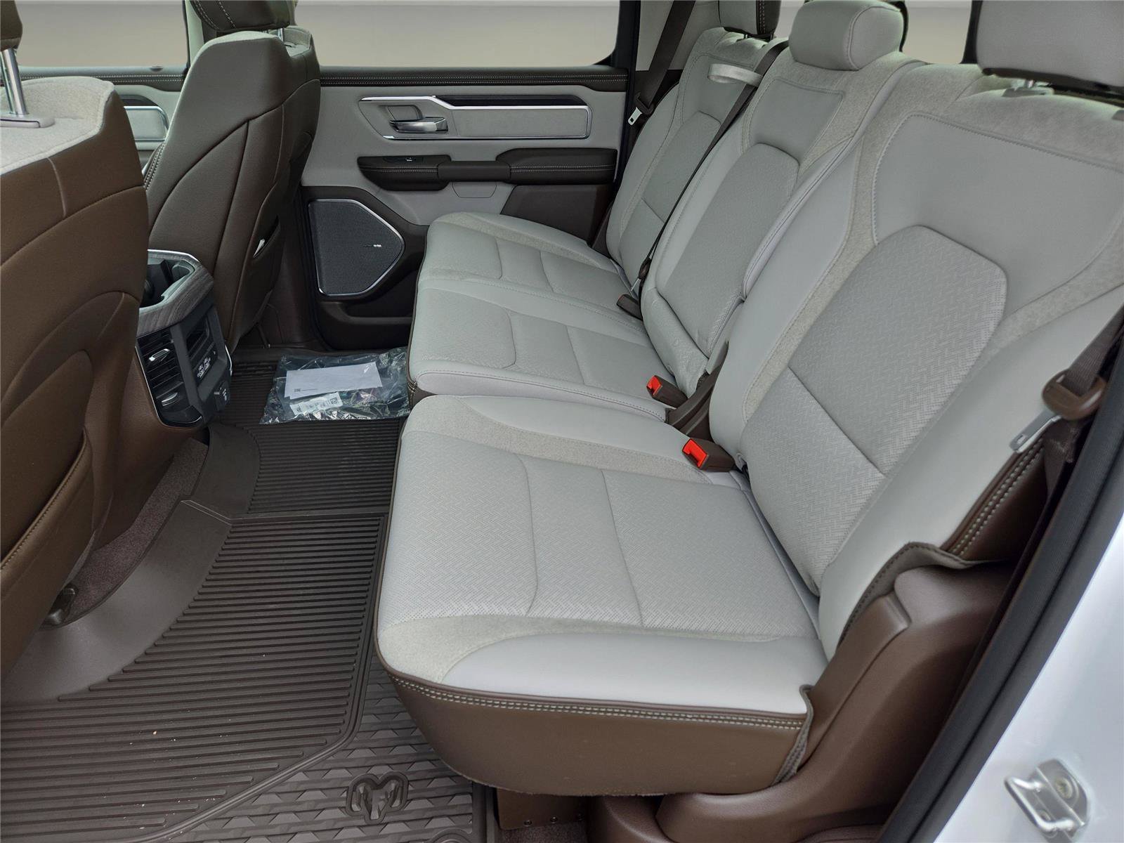 2026 RAM 1500 Laramie - Photo 17