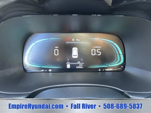 Used 2025 Gray Hyundai SEL image 32