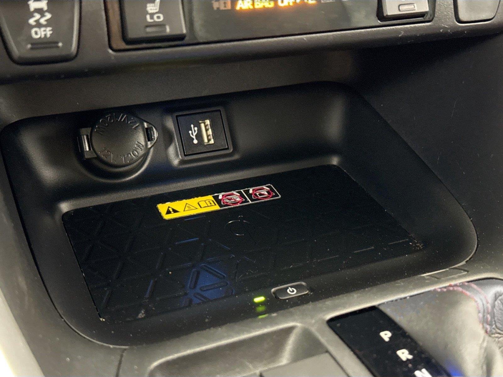 2025 Toyota RAV4 XSE - Photo 28