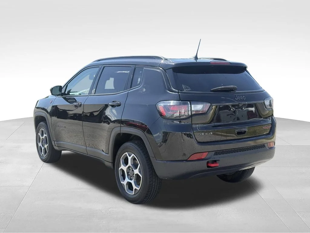 Used 2022 Black Jeep Trailhawk image 3