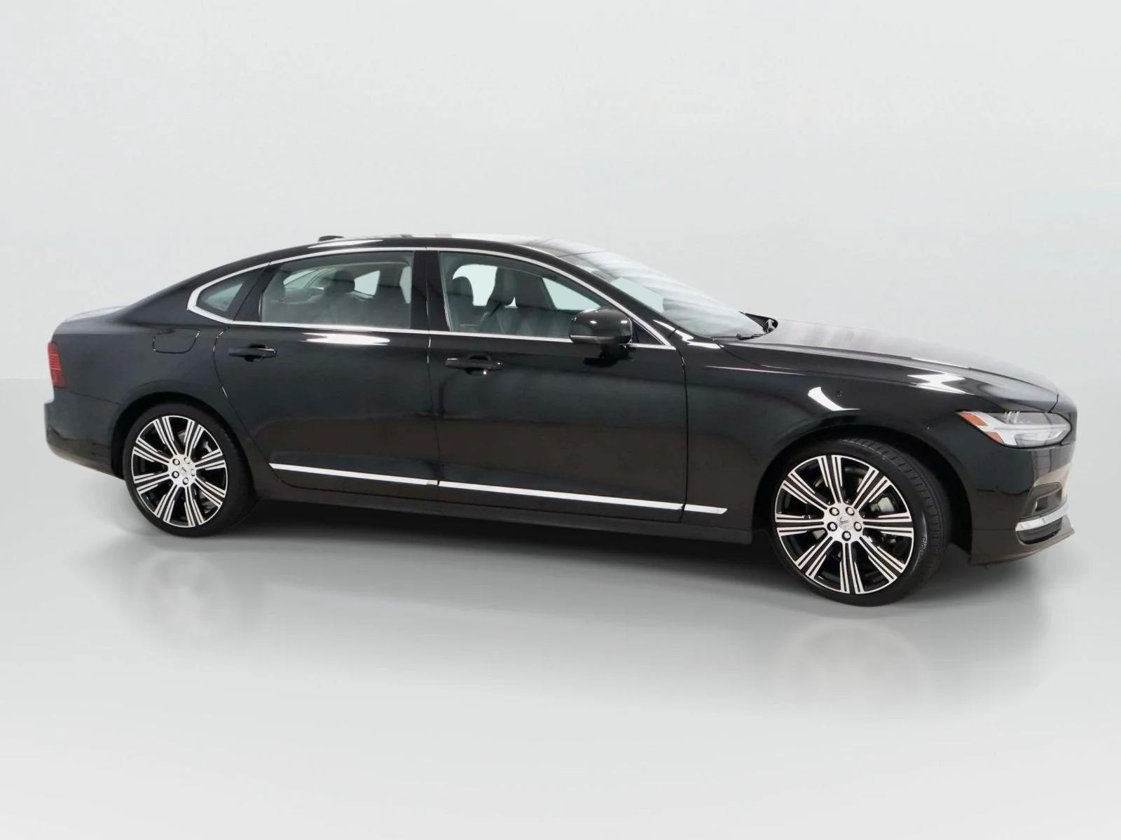 Used 2023 Black Stone Volvo Ultimate image 6