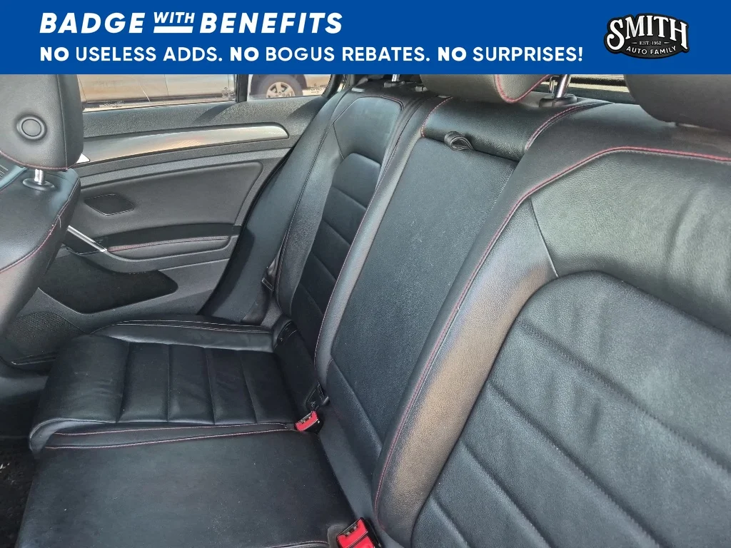 Used 2019 Deep Black Pearl Effect Volkswagen SE image 14
