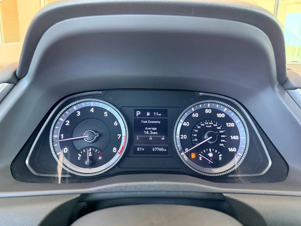 Used 2022 Phantom Black Hyundai SE image 18