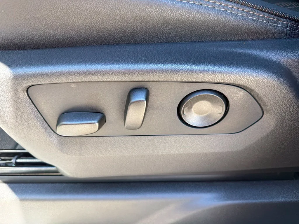 New 2026 Sterling Gray Metallic Chevrolet High Country image 32