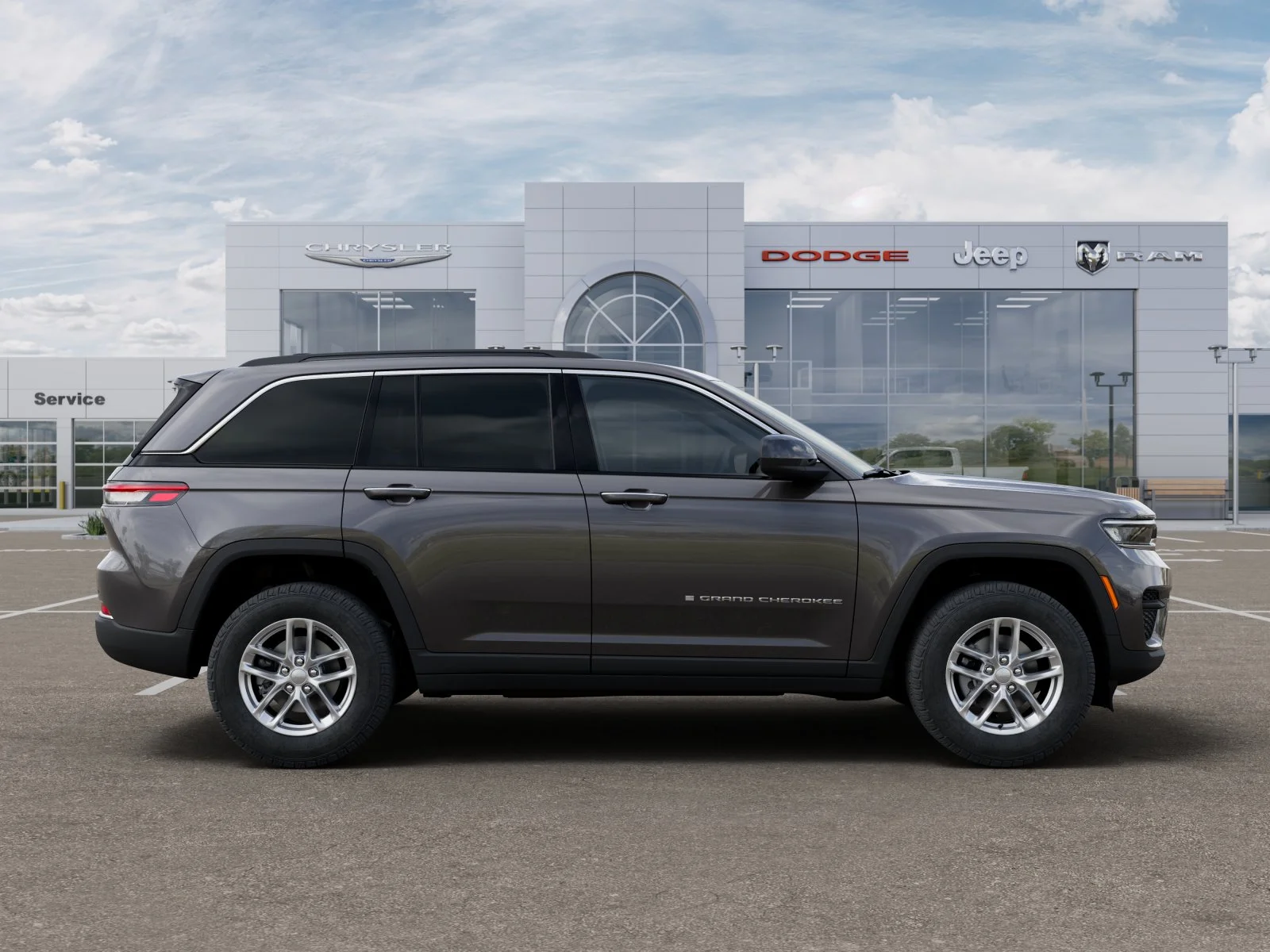 New 2025 Baltic Gray Metallic Clear-Coat Exterior Paint Jeep Laredo image 43