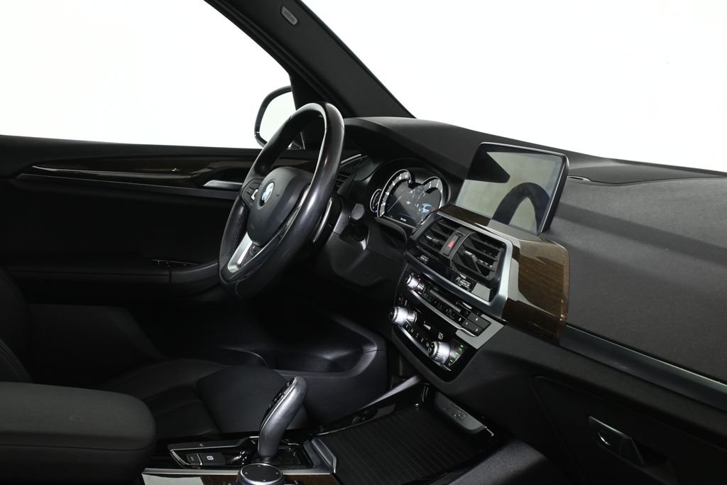 Used 2018 Silver BMW xDrive30i image 8