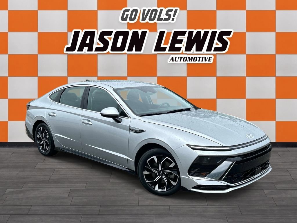 Used 2024 Aero Silver Hyundai SEL image 2
