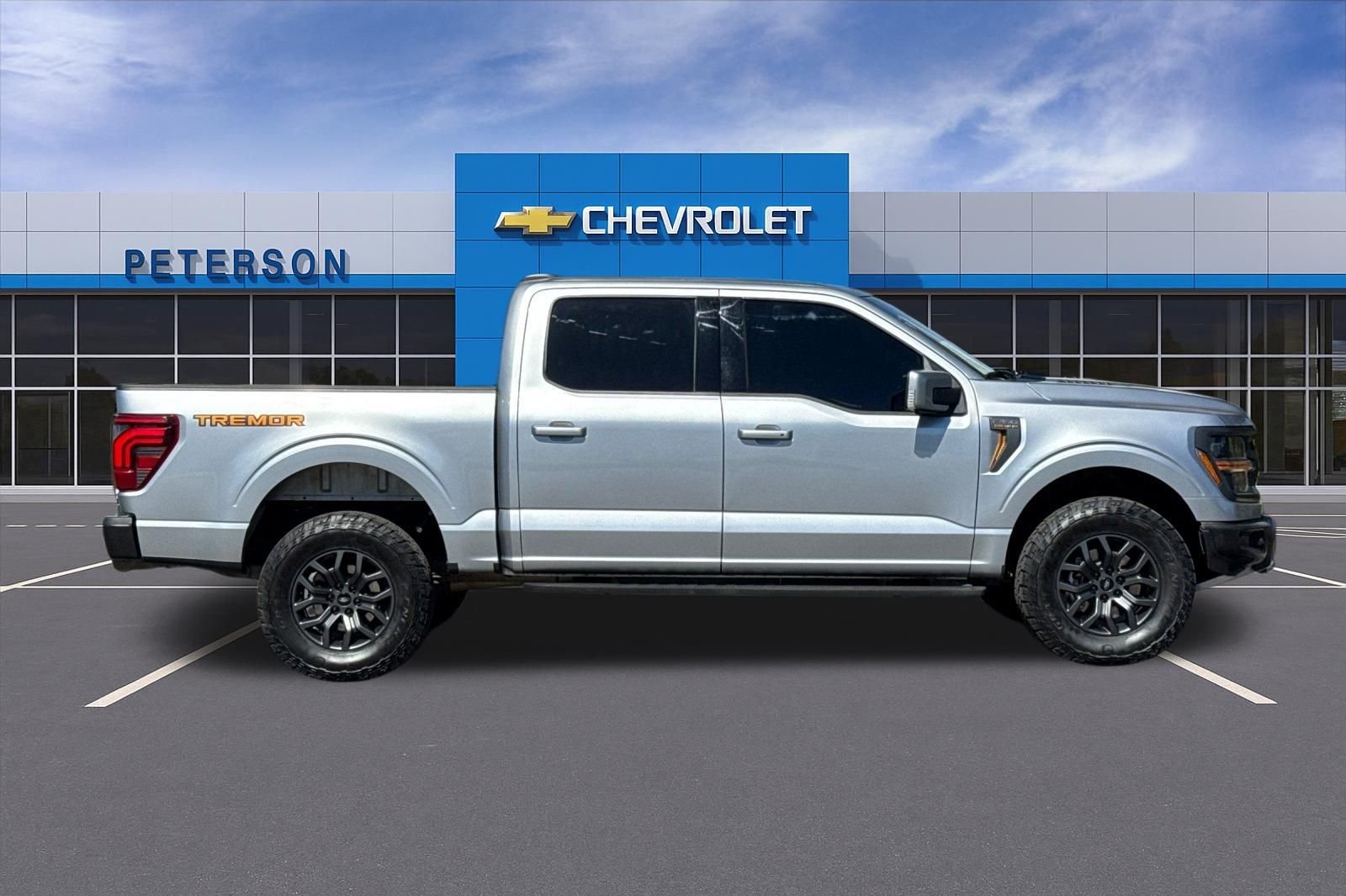Used 2024 Silver Ford Tremor image 3